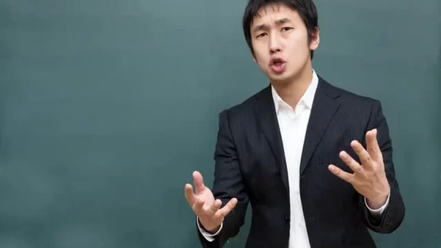 韓国語の先生